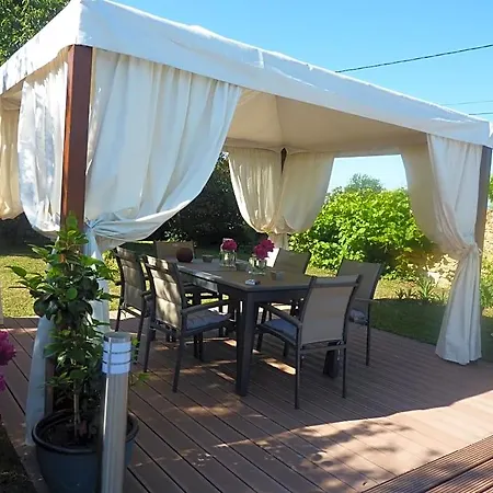 Bed & Breakfast La Maison De Roussi 3*
