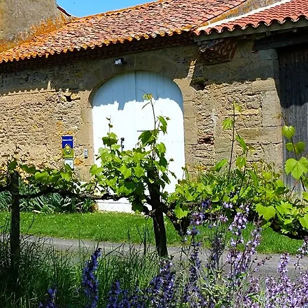 La Maison De Roussi Bed & Breakfast 3*