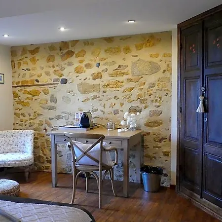 La Maison De Roussi Bed & Breakfast 3*